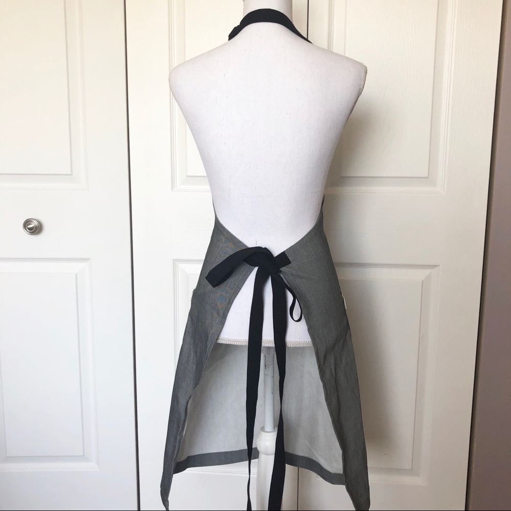 Hedley & Bennett Peppercorn Gray Classic Apron - Picture 2 of 8